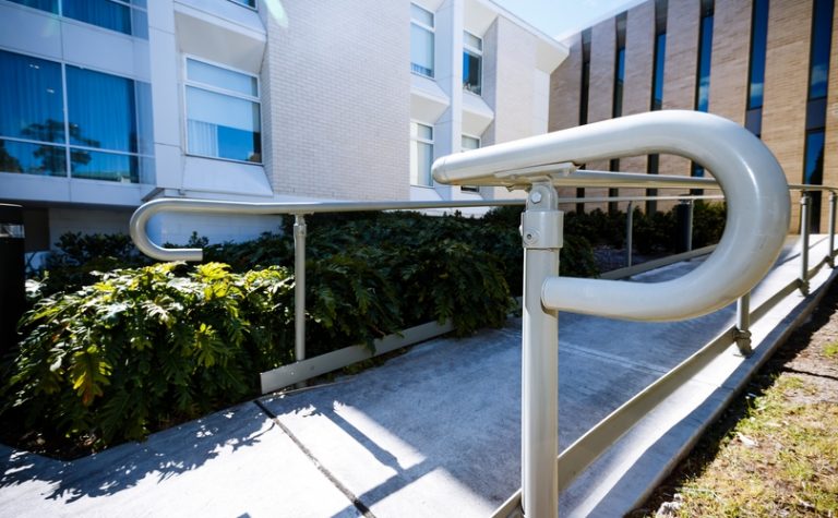 Handrails in Healthcare: Balancing Aesthetics, Safety, and Hygiene for Better Accessibility